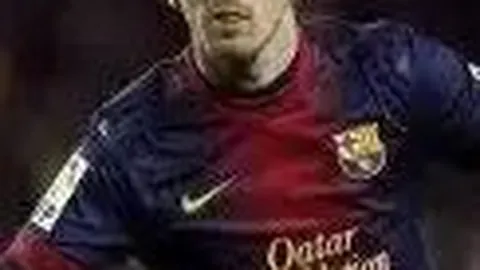 向佐怀中女儿首露真容，圆润可爱疑似混血儿