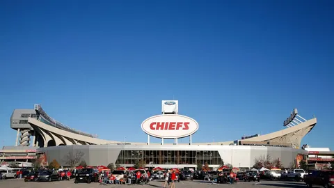 李添荣技艺高超，埃格伯努扣篮盛宴精彩重现